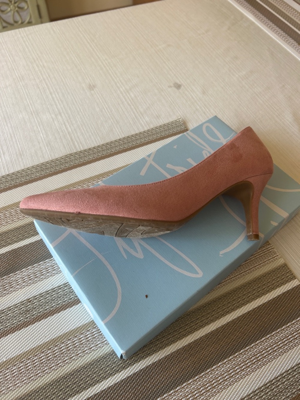 Life Stride Pink Suede Pointed-Toe Heels - Picture 7 of 9